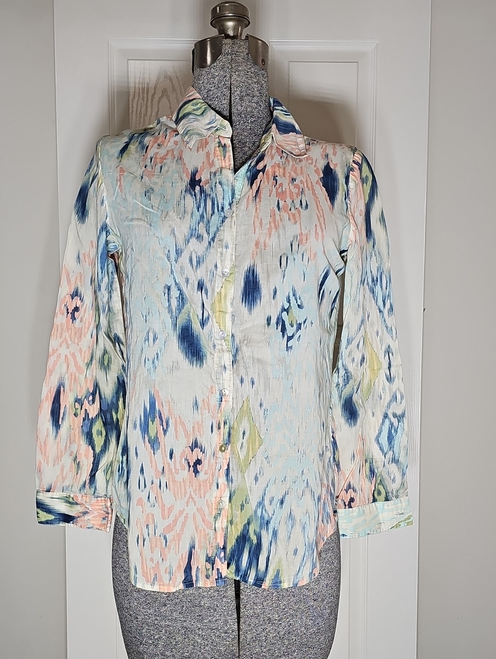 Chico's Blue Peach Abstract Ikat Print Button Down Long Sleeve Shirt Size 0 M